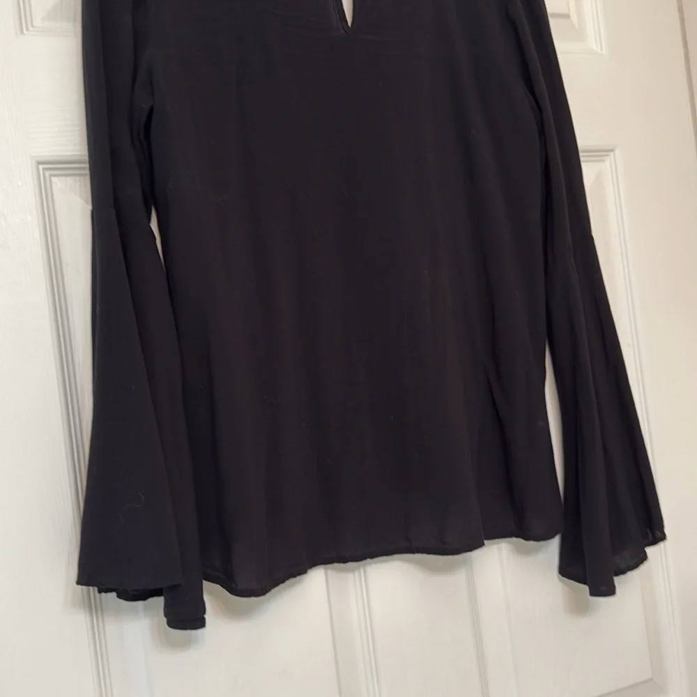 Express chic black